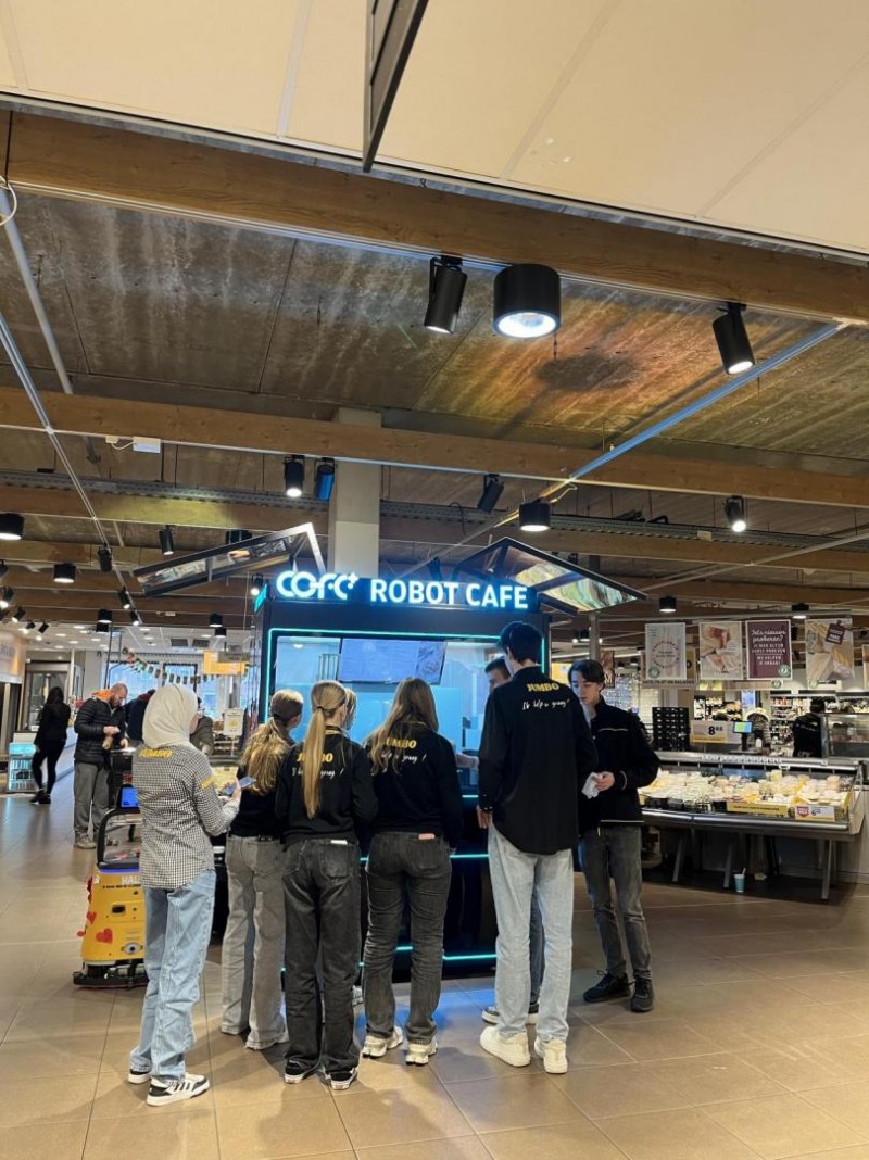 啡机器人COFE+悉尼掀起轻店革命CQ9电子app全球首台第六代咖(图2)