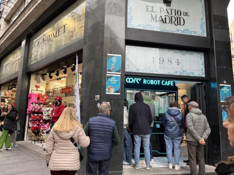 啡机器人COFE+悉尼掀起轻店革命CQ9电子app全球首台第六代咖(图4)